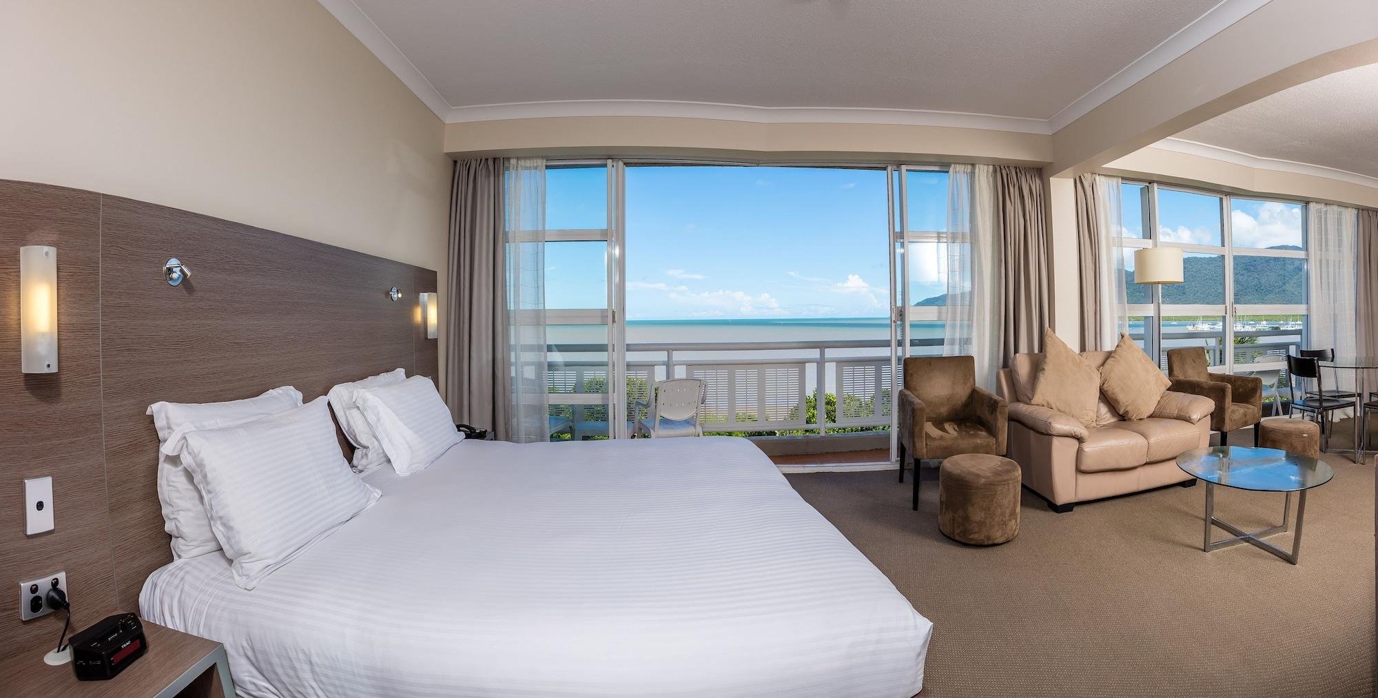 Doubletree By Hilton Cairns Hotell Eksteriør bilde