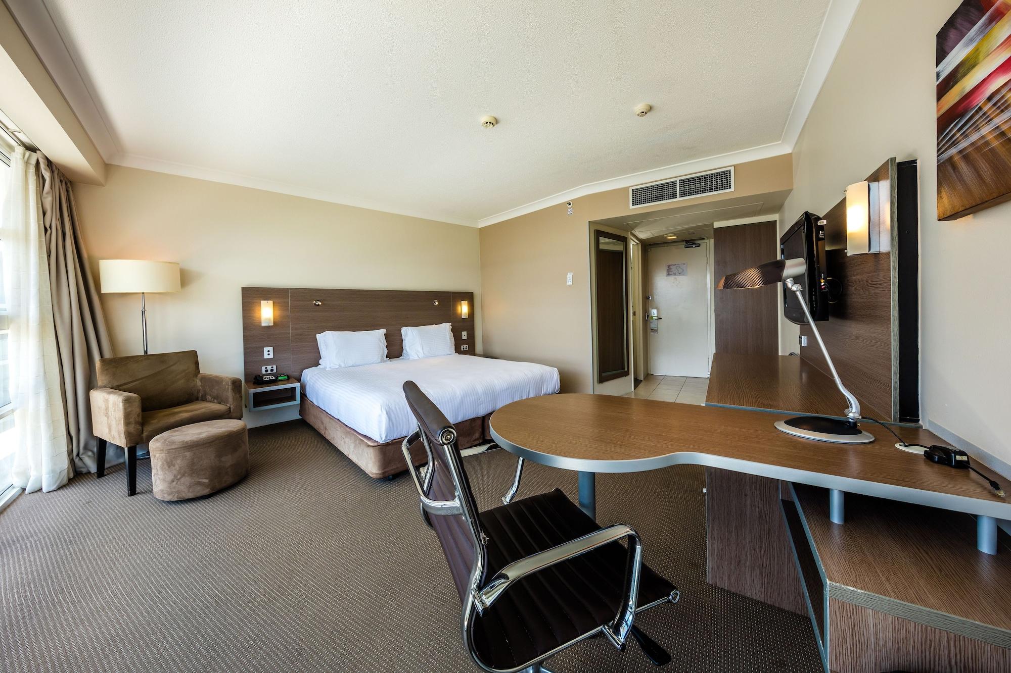 Doubletree By Hilton Cairns Hotell Eksteriør bilde