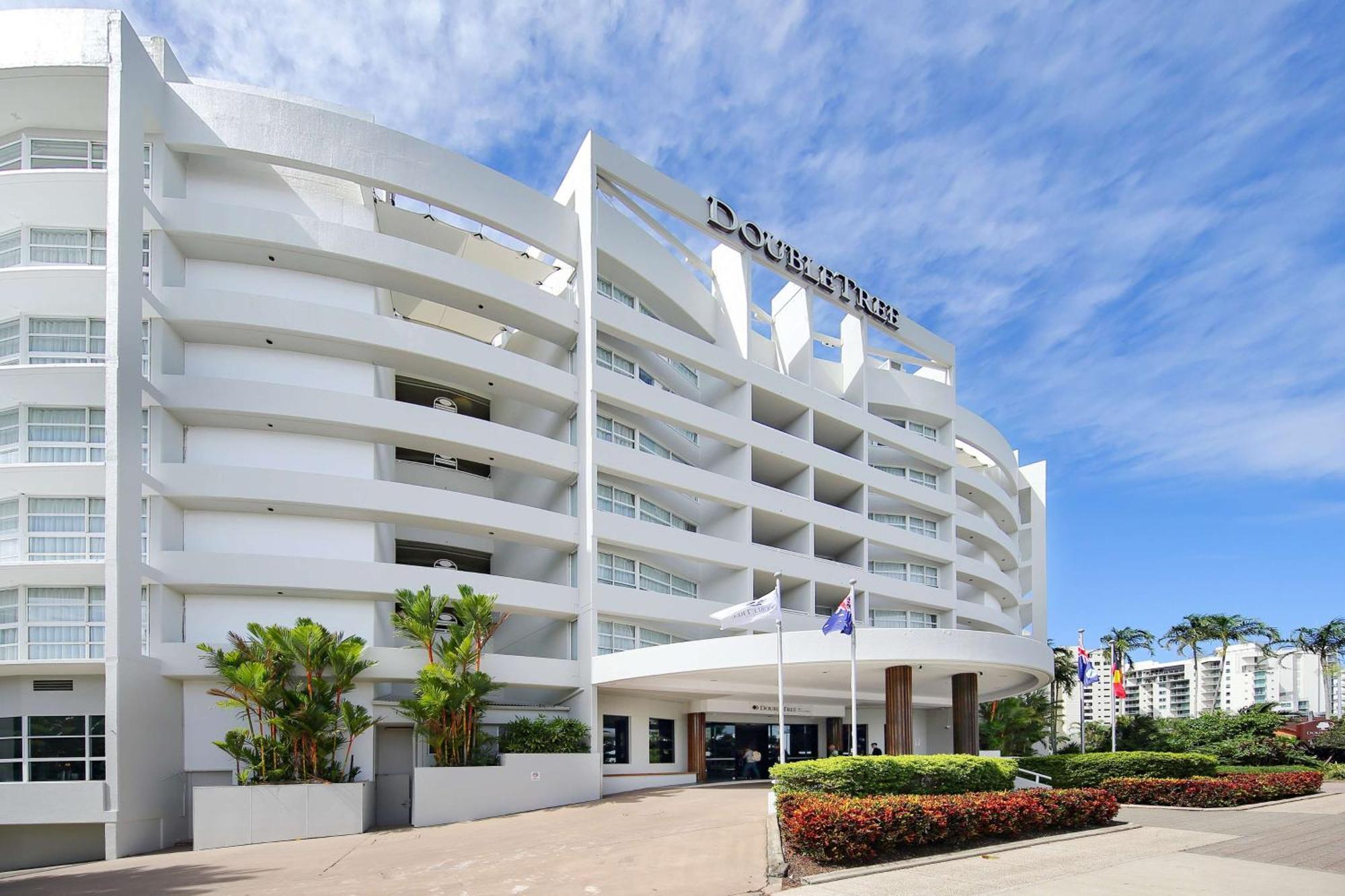 Doubletree By Hilton Cairns Hotell Eksteriør bilde